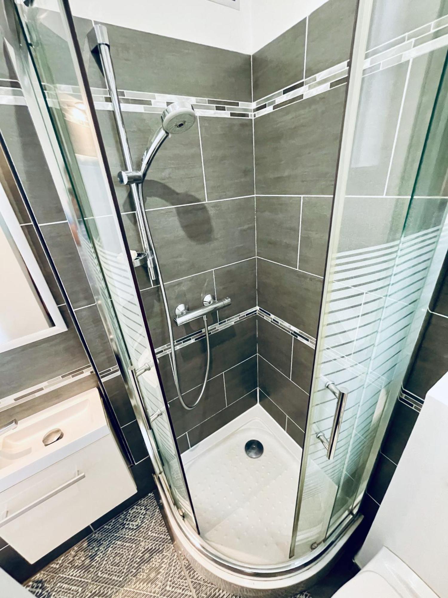 Apartament A 10 Min De La Defense Et A 20 Min De Paris Suresnes Zewnętrze zdjęcie
